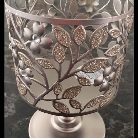 Bath & Body Works Other New 2 Bbw Dogwood 3 Wick Candle Pedestal